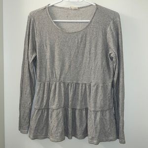 Light grey thermal fabric long-sleeved tiered top